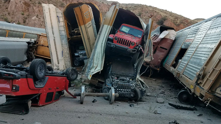 Διαλύθηκαν δεκάδες καινούργια αυτοκίνητα